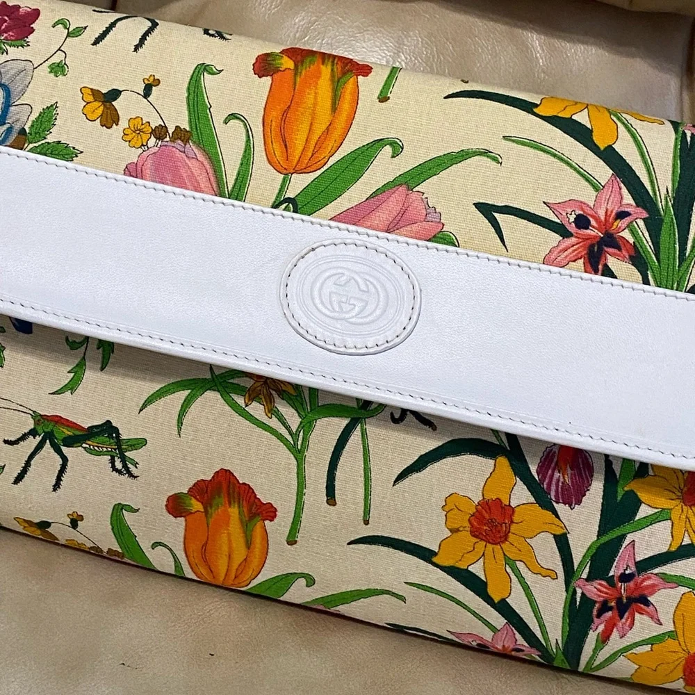 Gucci EUC Large Vintage Flora Shoulder Bag COA Floral Print Canvas - Picture 3 of 16